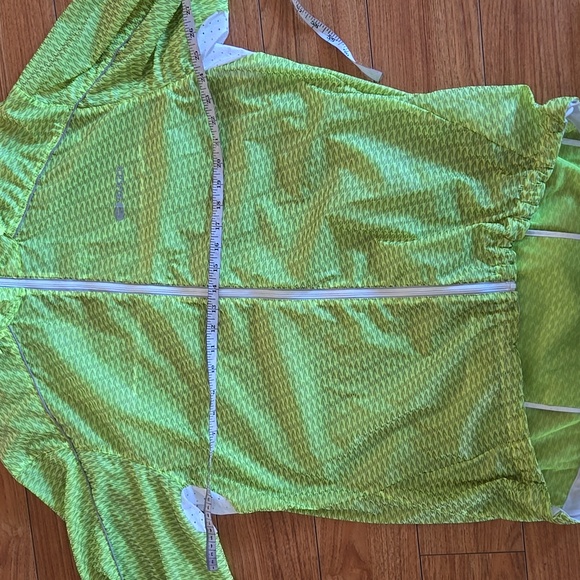 ⭐️Host Pick ⭐️ Sugoi | Hydrolit Running/Cycling Jacket - Picture 12 of 13
